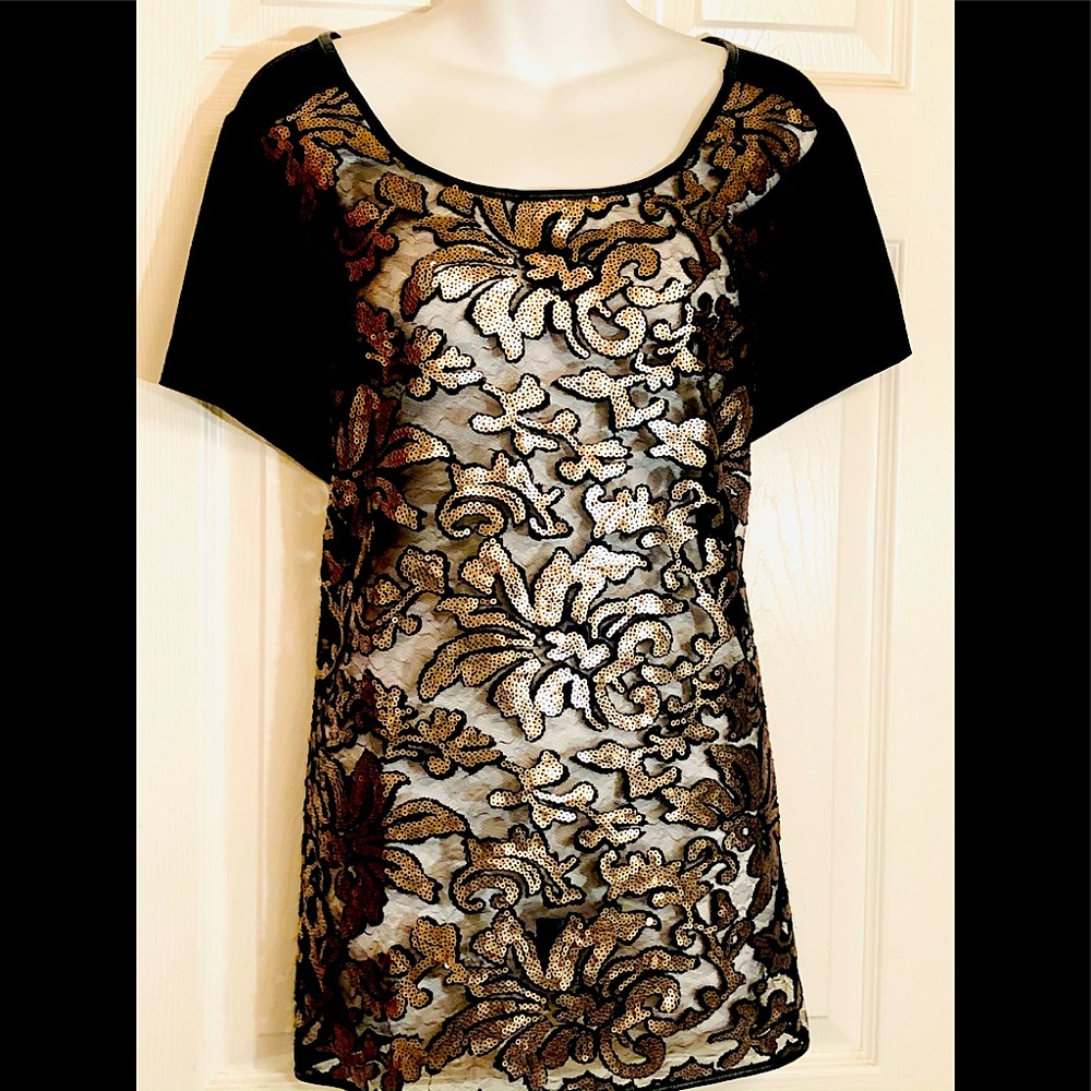 PLUS SIZE T-SHIRT WITH GOLD SEQUINS OVERLAY